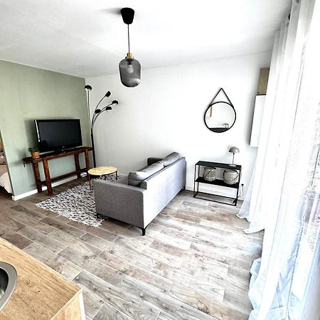 Charmant T2 Atypique Proche Du Centre-Ville Мирамас Экстерьер фото